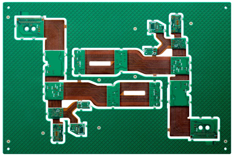 What are the electrical characteristics of PCB?